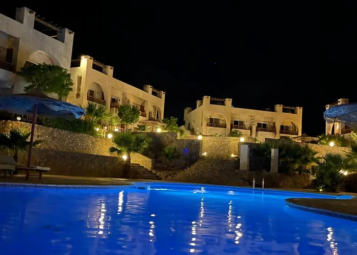 Sea Garden Apartment *