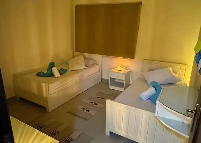 Sea Garden Apartment *